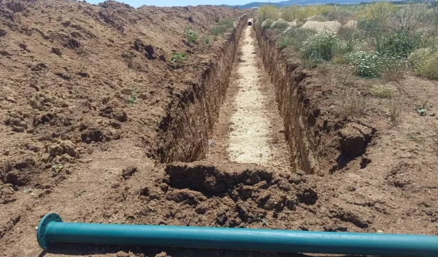 DSİ'nin sulama hattı üreticiyi mağdur etti... Keşan'da tarlalar köstebek yuvasına döndü