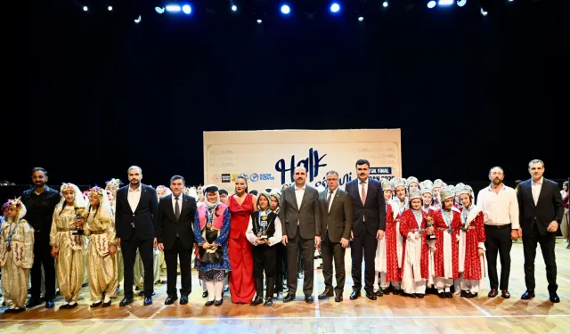Konya Büyükşehir'den Halk Oyunları Şöleni finali