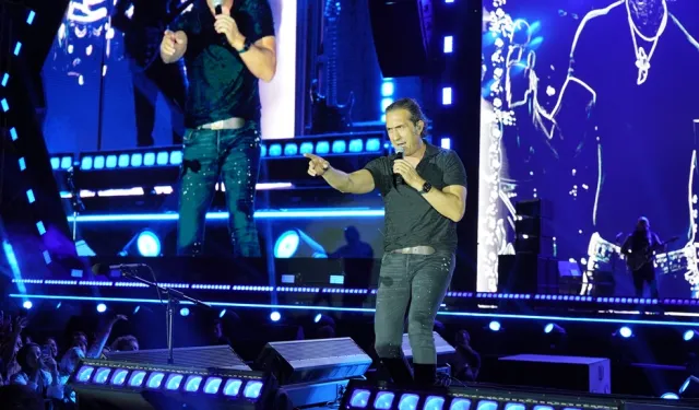 Kıraç, Samsun Kültür Yolu Festivali'nde Sahne Aldı: Batı Park'ta Rock Rüzgarı