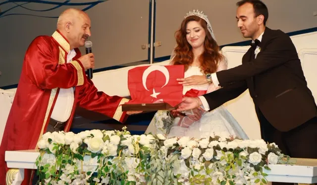 Sultan II. Abdülhamid Han'ın Torunu Mohammed Halil Osmanoğlu Dünyaevine Girdi