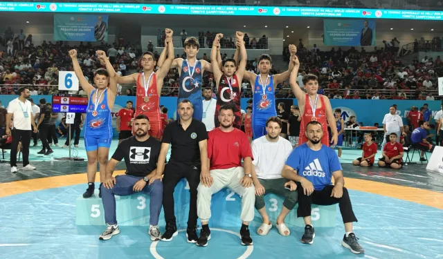 Minikler güreş Türkiye Şampiyonası'na Bursa Büyükşehir damgası