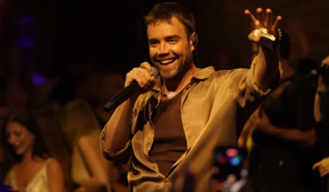 Murat Dalkılıç İstanbul'da 5 Saat Sahnede Kalarak Rekor Kırdı