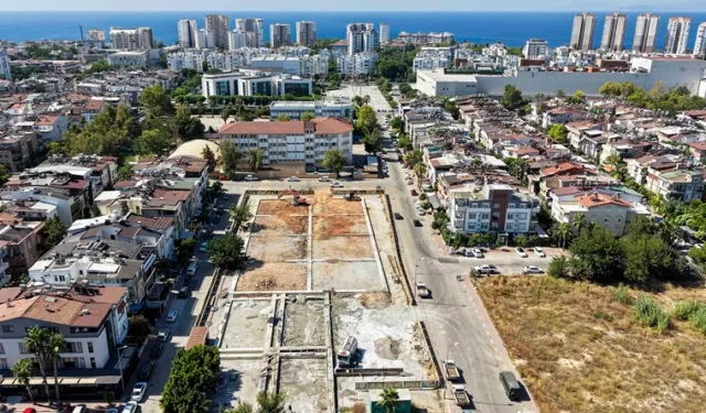 Muratpaşa raket sporlarının yeni merkezini kuruyor