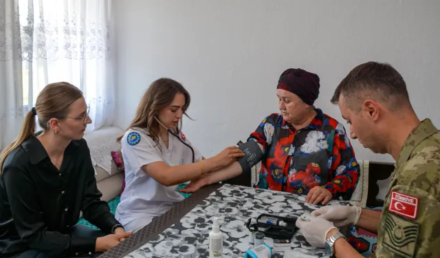 Türk Temsil Heyeti'nden Bosna-Hersek'te Sağlık Taraması ve Diş Muayenesi