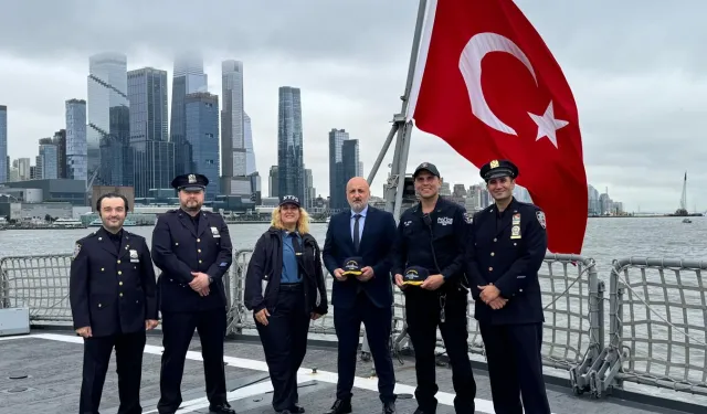 Türk Kökenli NYPD Polisleri Oruç Reis'i ziyaret etti