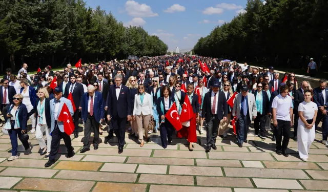 Türkiye Rotary ailesinden yeni döneme Anıtkabir'den güçlü mesaj