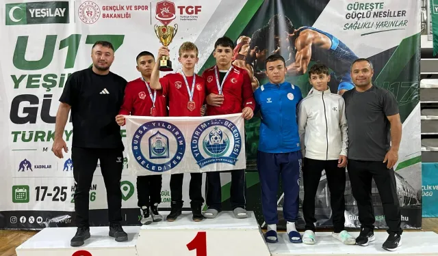 Yıldırım Belediyespor U17 Güreş Şampiyonası'nda Türkiye İkincisi Oldu