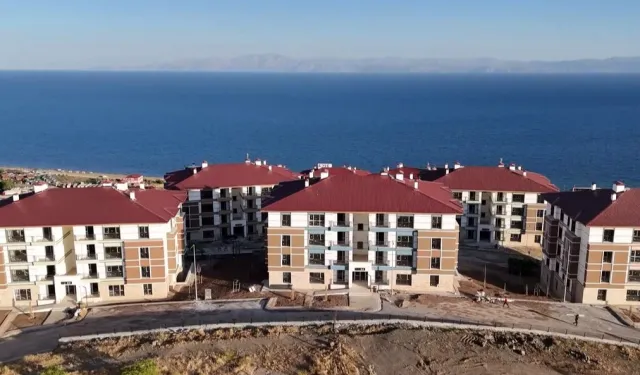 Ahıska Türklerine kalıcı yuvalar teslim ediliyor