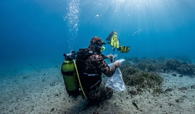 Aydın Kuşadası'nda deniz dibi temizliği