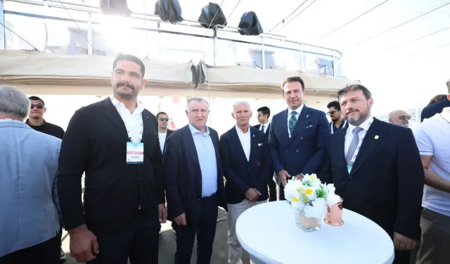 Boğaziçi Kıtalararası Yüzme Yarışı 2 bin 500 sporcunun katılımıyla tamamlandı