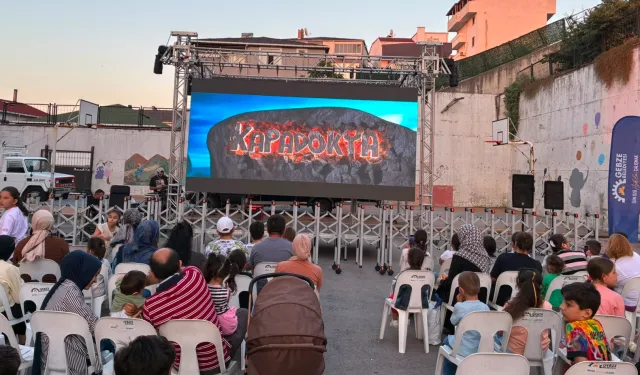 Gebze'de 'Mahallemde Sinema Var' sürüyor