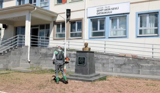 Kayseri Talas'ta okullarda bakım zamanı