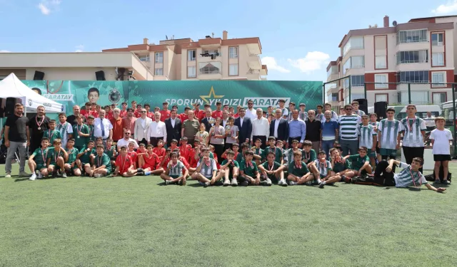 Konya Karatay'da futbol ve dart turnuvalarında şampiyonlar belli oldu