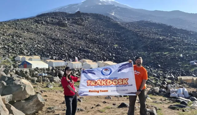 TRAKDOSK dağcılık sporcuları baba-kız Türkiye'nin çatısında