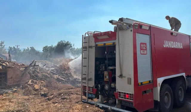 Antalya'da orman yangınlarına jandarmadan yoğun müdahale