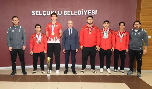 Konya Selçuklu'da Başkan Pekyatırmacı başarılı sporcuları ağırladı