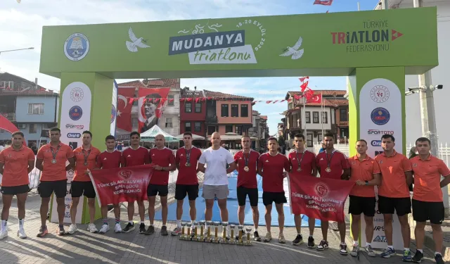 TSK Spor Gücü Triatlon Takımı sezonu şampiyon tamamladı