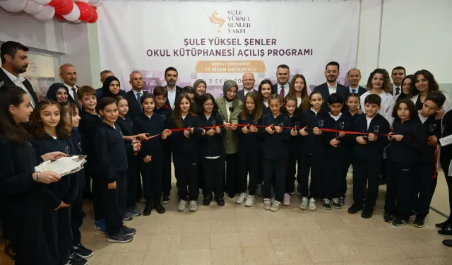 Bursa'da 23 Nisan Ortaokuluna yeni okul kütüphanesi açıldı