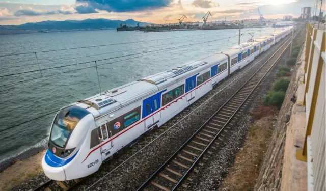 İZBAN'da 90 dakika uygulaması yeniden başladı... Toplu ulaşım 29 Ekim'de 1 kuruş
