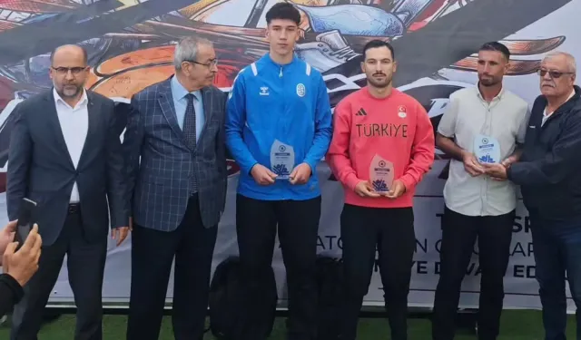 Konyalı bisikletçiye 'yılın sporcusu' ödülü