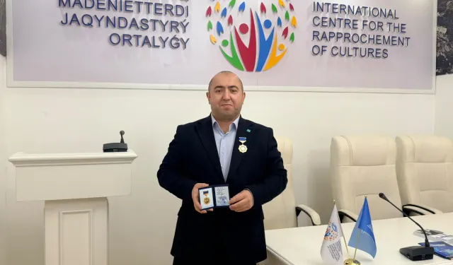 TİMBİR Genel Başkan Yardımcısı Akil Alesger'e Kazakistan'da anlamlı ödül