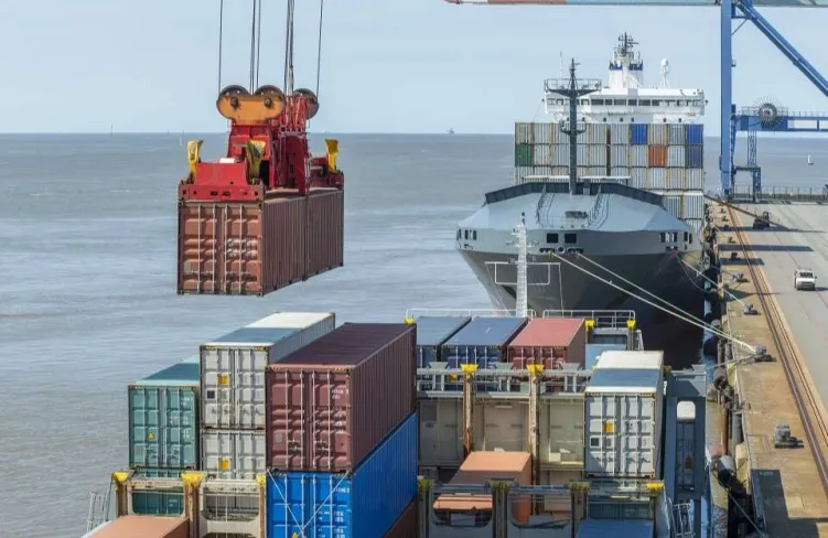 Ocak'ta dış ticaret açığı 8,4 milyar dolara yükseldi