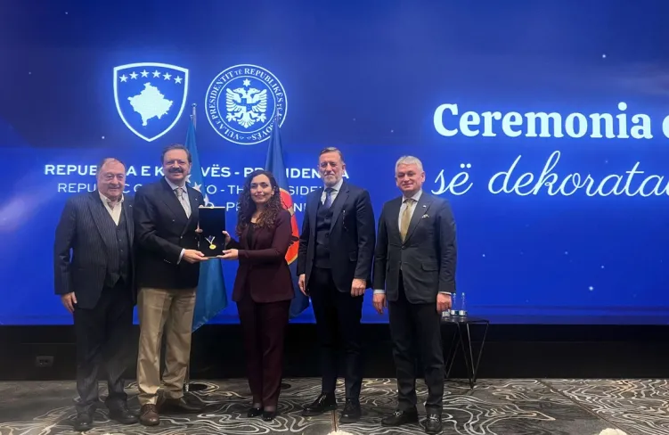 Rifat Hisarcıklıoğlu'na Kosova Cumhurbaşkanlığı Liyakat Madalyası