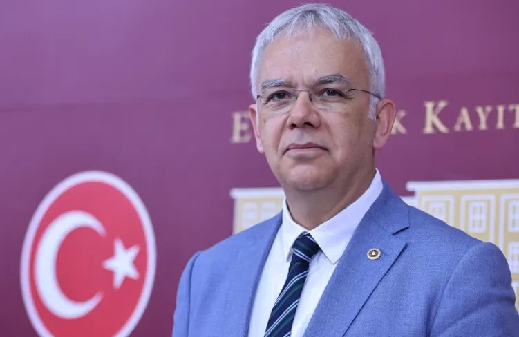 CHP'li Pala: Türkiye'nin fosil yakıtları teşvik etmesi kabul edilemez