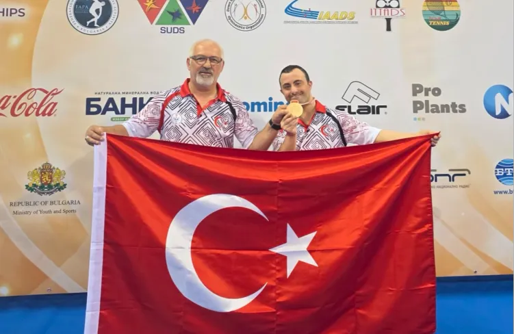 Milli Sporcu Alper Öztürk Down Sendromlular Dünya Şampiyonu Oldu