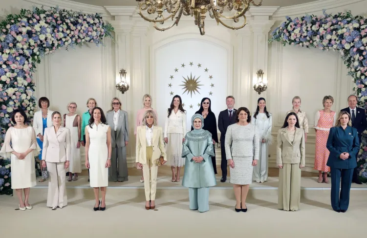 Emine Erdoğan'dan lider eşleriyle dijital güvenlik buluşması