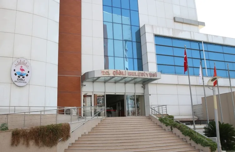 Çiğli Belediye Başkanı Yıldız'ın makam aracına silahlı saldırı!