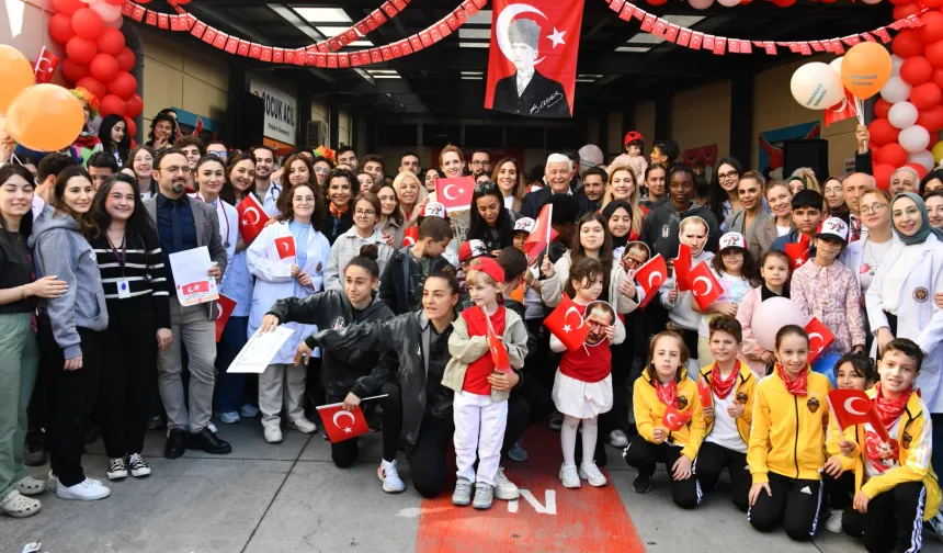 Beşiktaşlı sporcu ve ünlülerden çocuklara moral veren ziyaret