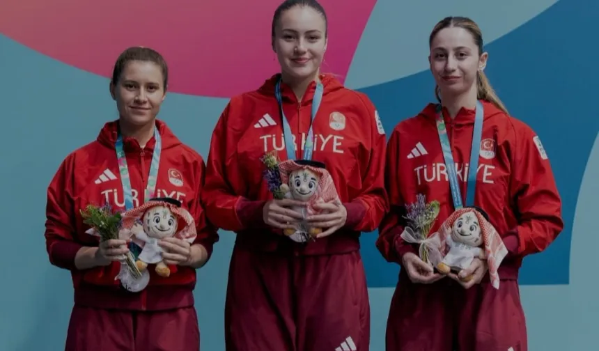 Bursa Büyükşehir'li Özge Yılmaz'dan masada gümüş madalya