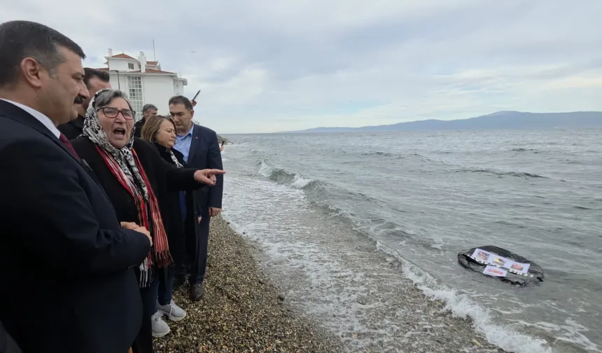 Pakize Anne'den Mudanya'da denize siyah çelenk!