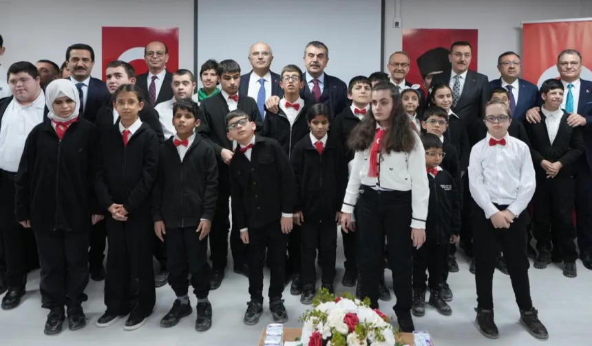 Bakan Tekin Malatyalı öğrencilerle buluştu