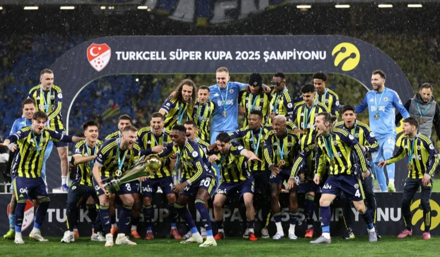 Cumhurbaşkanı Erdoğan'dan Süper Kupa'yı kazanan Fenerbahçe'ye tebrik