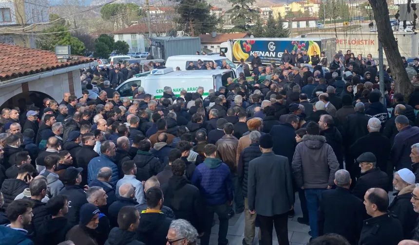 Antalya'daki kazada hayatını kaybeden gençler Bilecik'te toprağa verildi