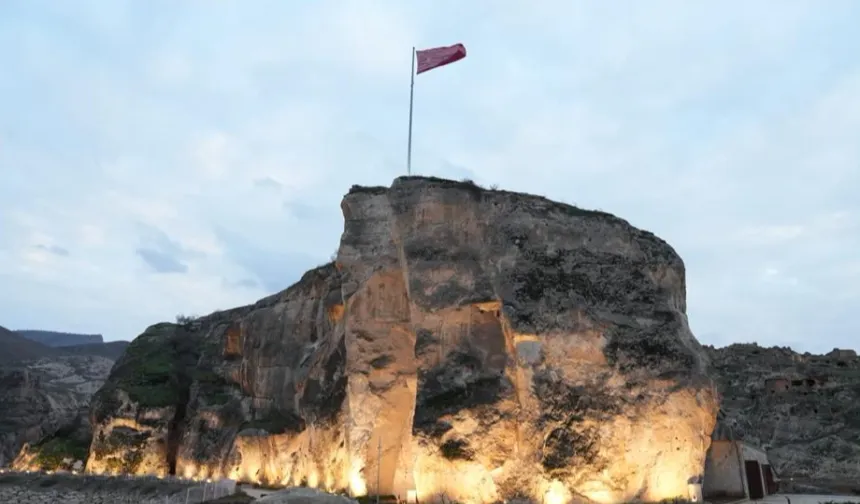 Tarihin kapıları yeniden açıldı