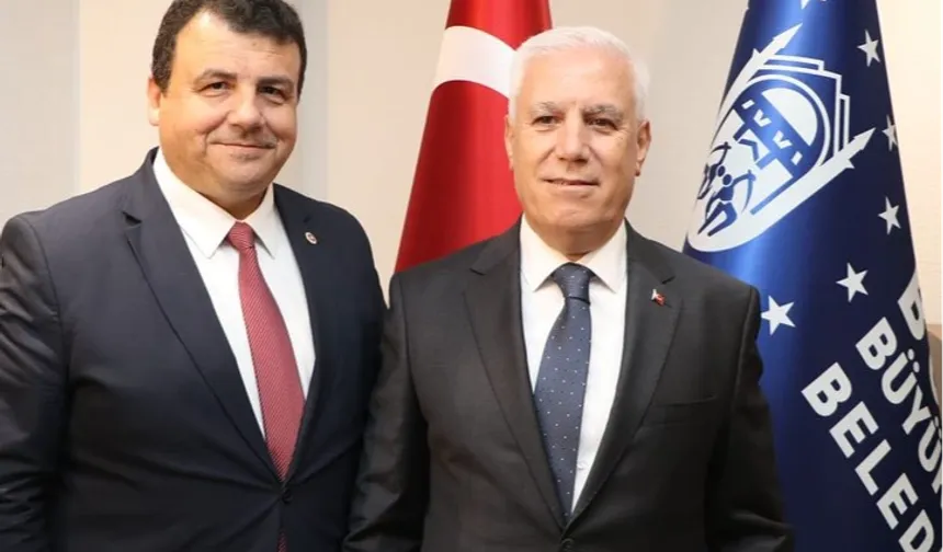 CHP'li Öztürk yoldan döndü, Büyükşehir önüne davet etti!