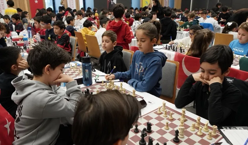 İstanbul Beylikdüzü'nde geleneksel turnuvada hamleler konuştu