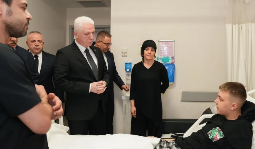 İstanbul Valisi Gül'den yaralı liseliye ziyaret