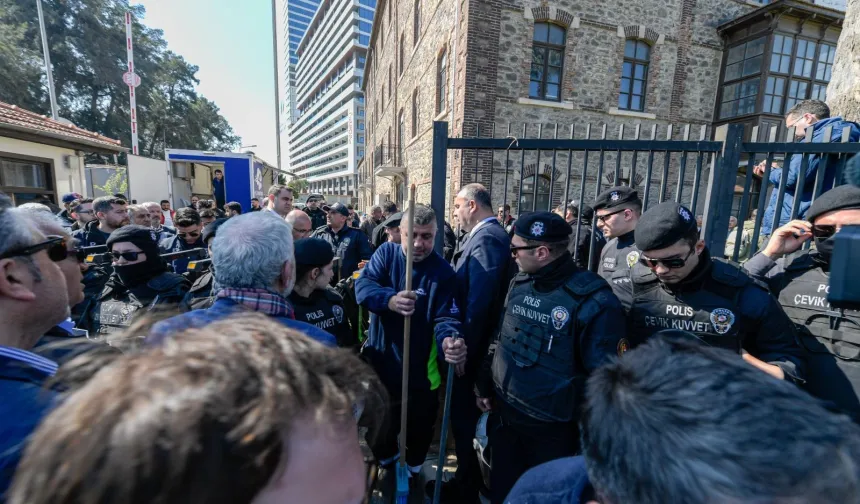 İzmir Meslek Fabrikası'nda gerginlik sürüyor! Vakıflar'ın işlemi tepki topladı