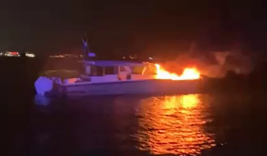 Kadıköy'de tekne yangını: 4 kişi kurtarıldı