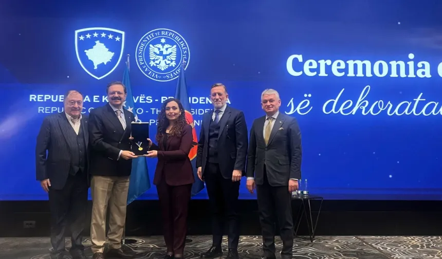 Rifat Hisarcıklıoğlu'na Kosova Cumhurbaşkanlığı Liyakat Madalyası