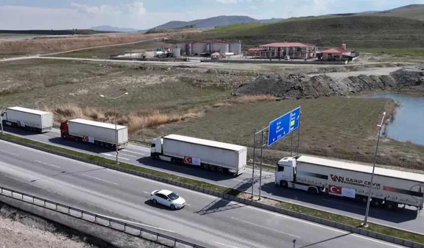 Türkiye'den İran'a 'şifa kervanı' yola çıktı