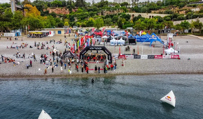 Antalya'da 21 ülkeden 750 sporcu kulaç attı
