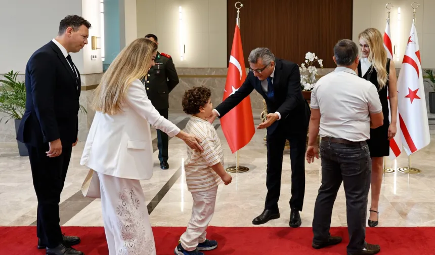 Erhürman Çifti KKTC'de bayram tebriklerini kabul etti