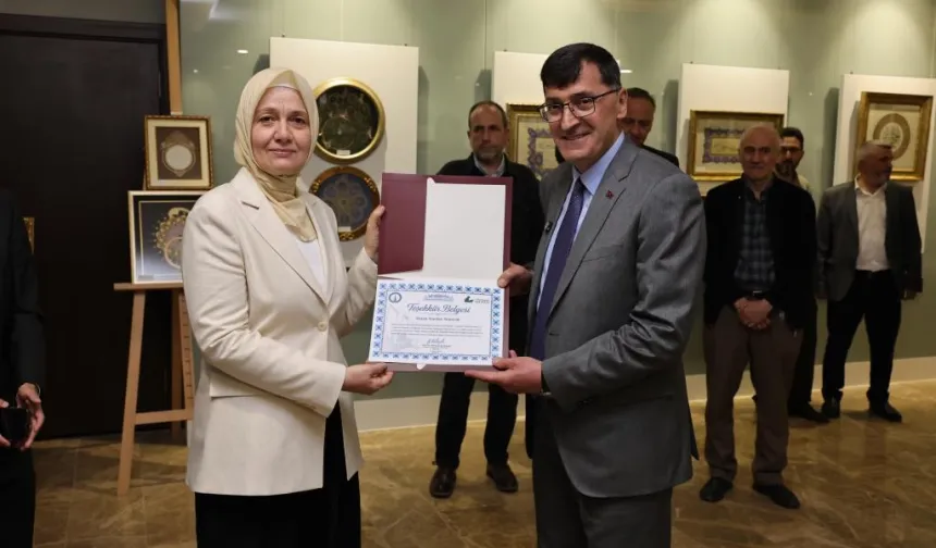 Kütahya'da tezhip sanatı sergisi sanatseverlerle buluştu