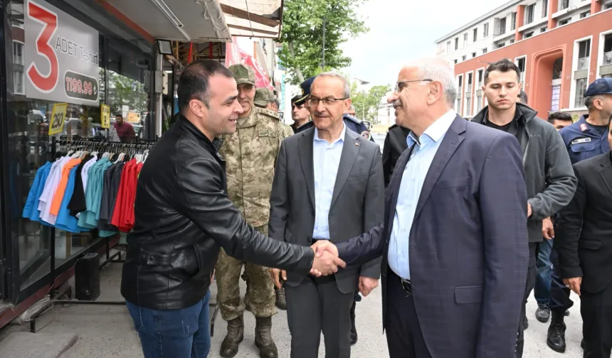 Malatya'da deprem sonrası yerinde Başkan Er'den 'geçmiş olsun' ziyareti