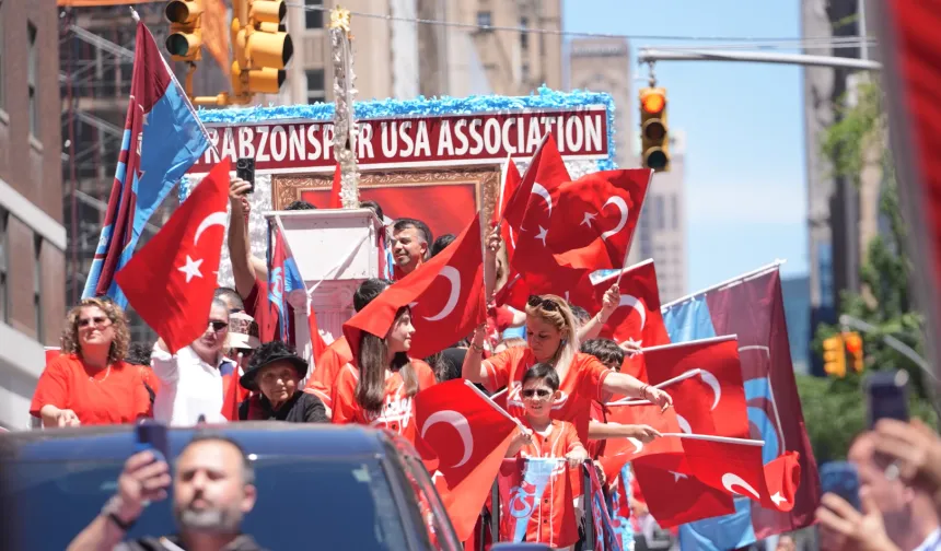 Türk Günü Yürüyüşü, bu yıl 43'üncü kez New York'ta düzenlendi